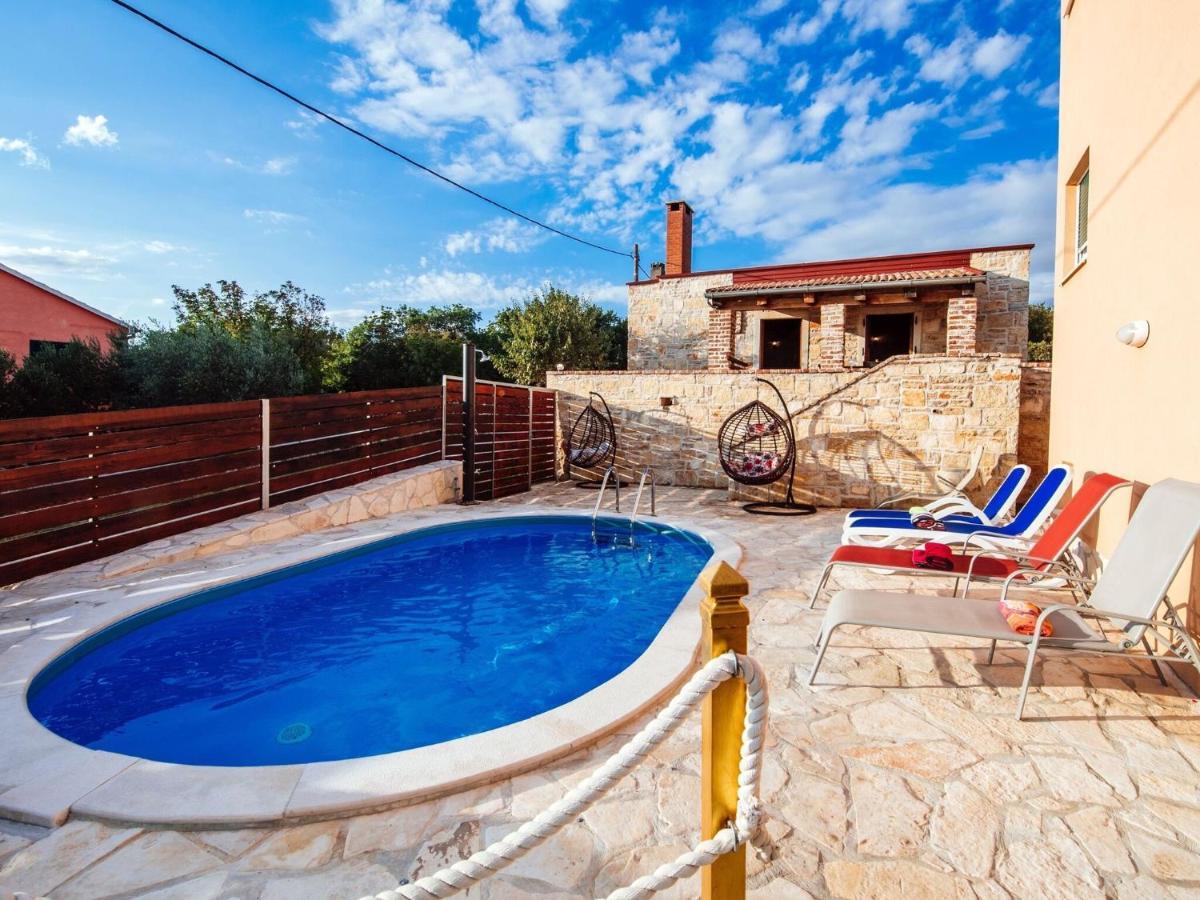 Splendid Holiday Home In Jasenice Масленица Экстерьер фото