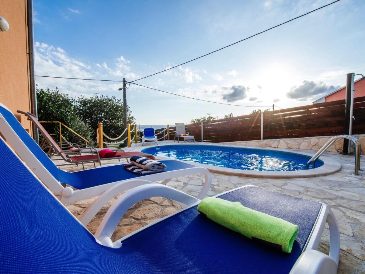 Splendid Holiday Home In Jasenice Масленица Экстерьер фото