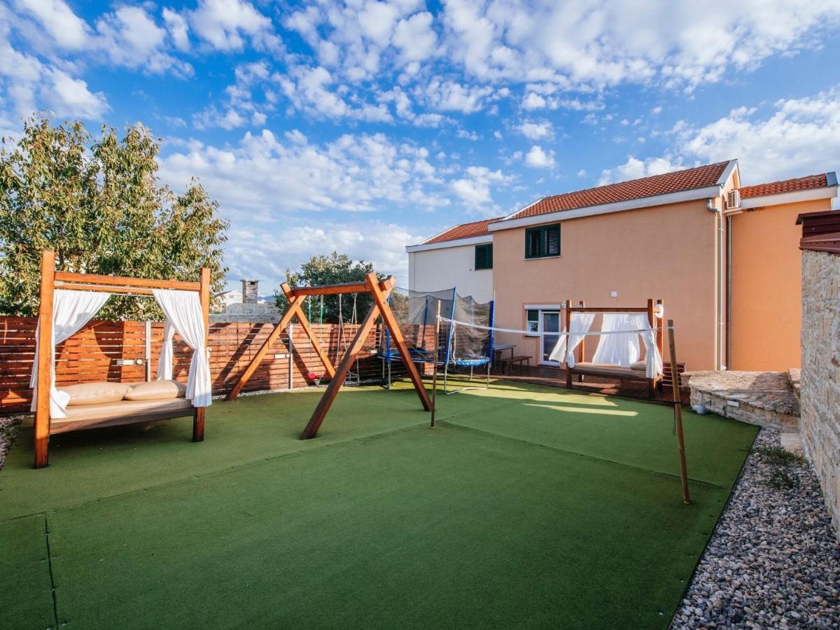 Splendid Holiday Home In Jasenice Масленица Экстерьер фото